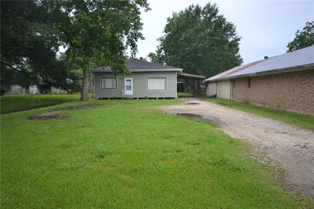 $1,500 | 15639 River Road, Hahnville, LA 70057