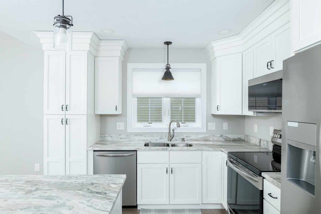 10 Soucy Drive, Unit 10 Rutland, MA 01543 - Photo 3 of 17