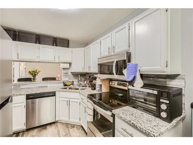 $189,900 | 5940 Fernwood Street, Shoreview, MN 55126