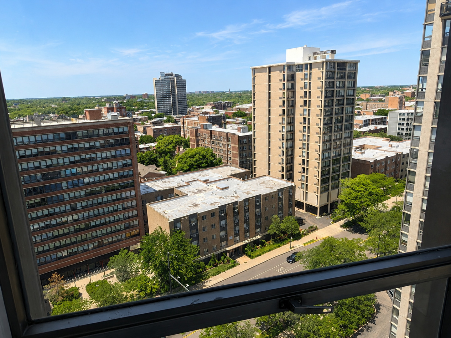 5701 North Sheridan Road, Unit 16N Chicago, IL 60660 - Photo 8 of 16 Gallery Image 8