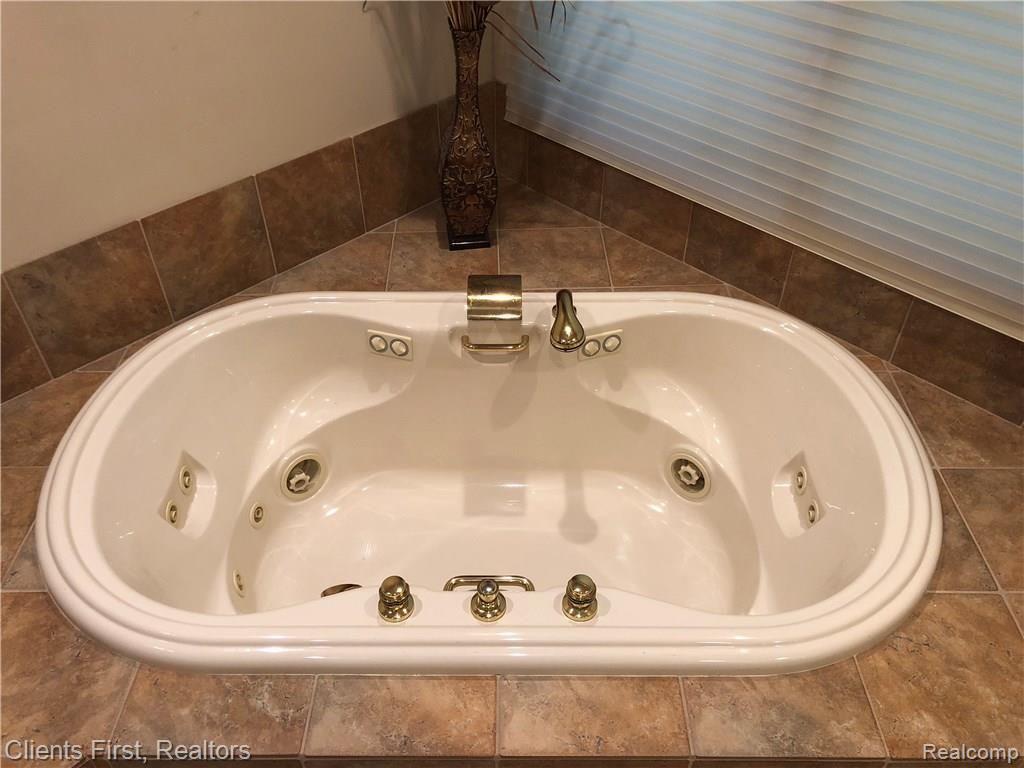 8175 Ridge Road North Canton, MI 48187 - Photo 55 of 70 Inside - Master Bath 3.JPG