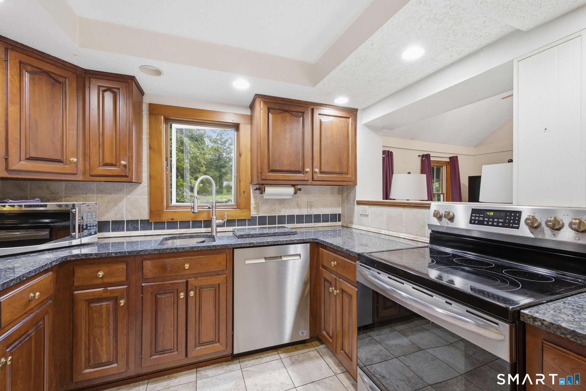 370 Levita Road Lebanon, CT 06249 - Photo 2 of 35 Gallery Image 2