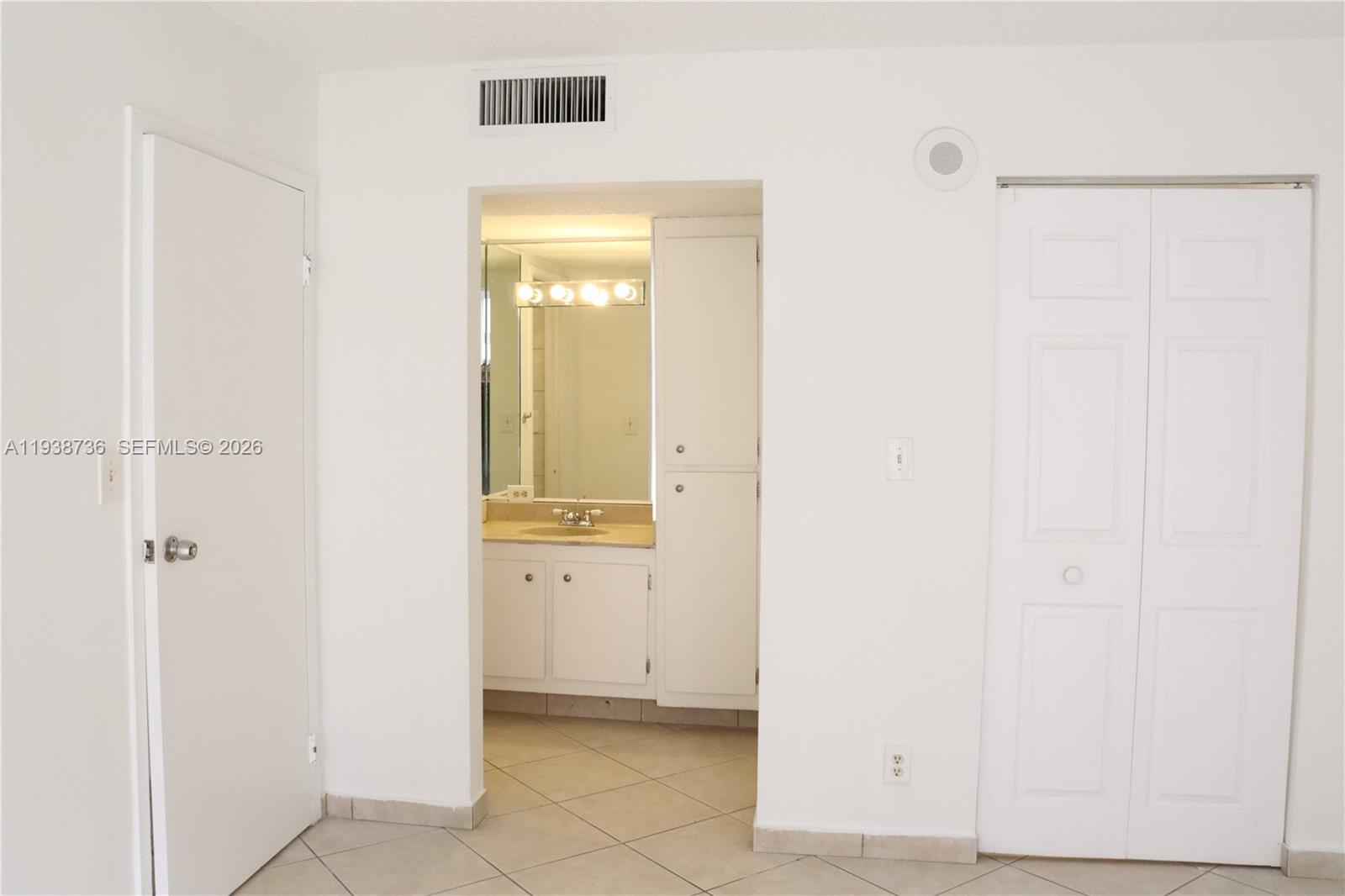 16919 North Bay Road, Unit 118 Sunny Isles Beach, FL 33160 - Photo 6 of 20 a view of an empty room