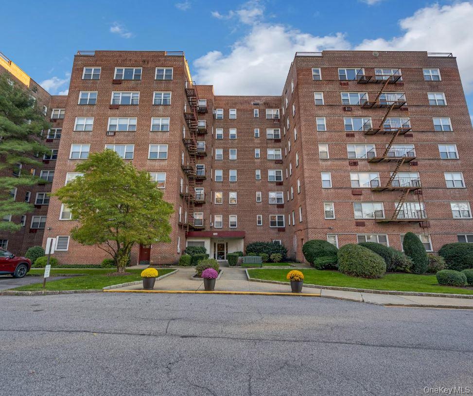 609 Palmer Road, Unit 3M Yonkers, NY 10701 - Photo 2 of 18 View of apartment building / complex