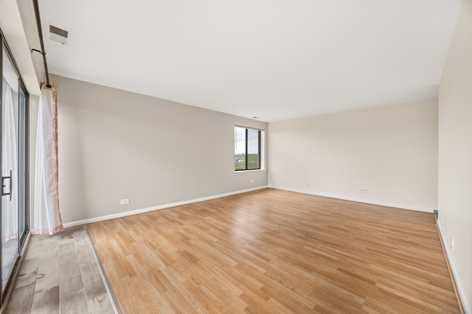 425 Walnut Creek Road, Unit 1608 Lisle, IL 60532 - Photo 6 of 22 Gallery Image 6