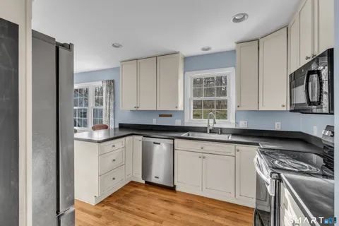 $540,000 | 43 Fort Path Road, Madison, CT 06443