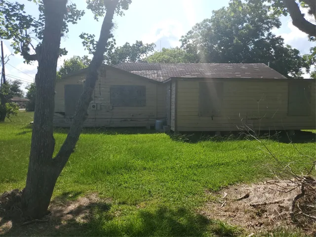 $95,000 | 913 Whitson Street, Bay City, TX 77414