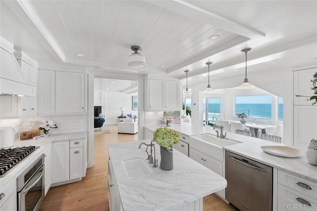 1448 Neptune Avenue Encinitas, CA 92024 - Photo 6 of 25