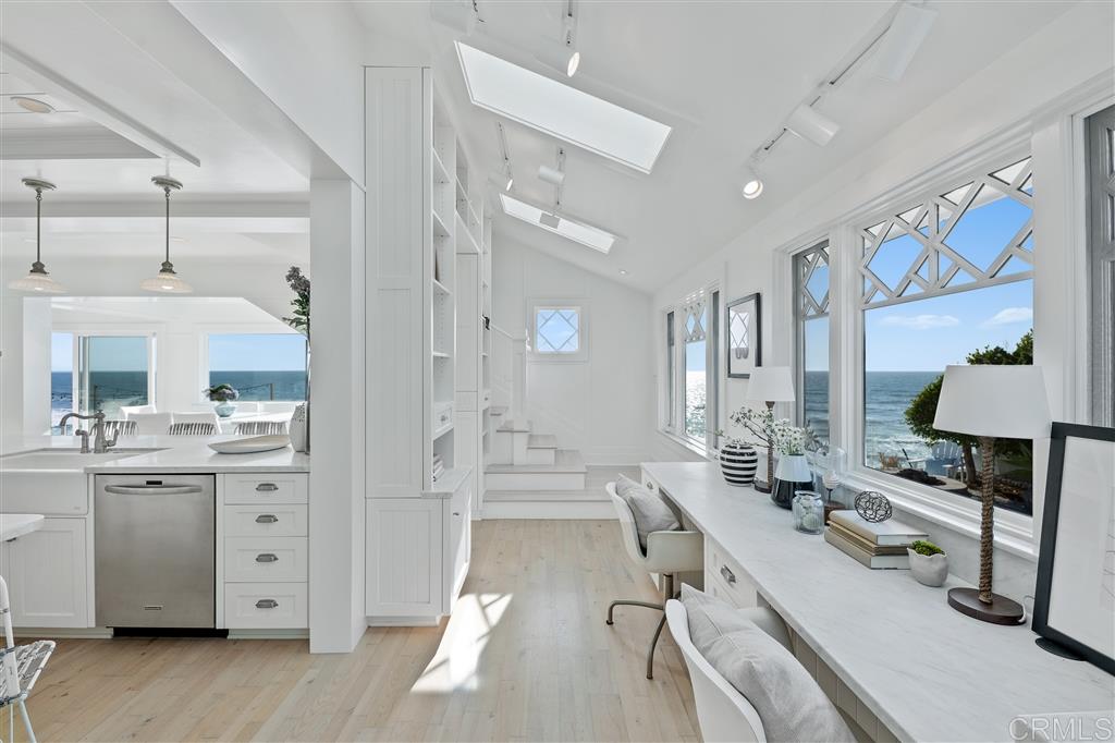 1448 Neptune Avenue Encinitas, CA 92024 - Photo 10 of 25