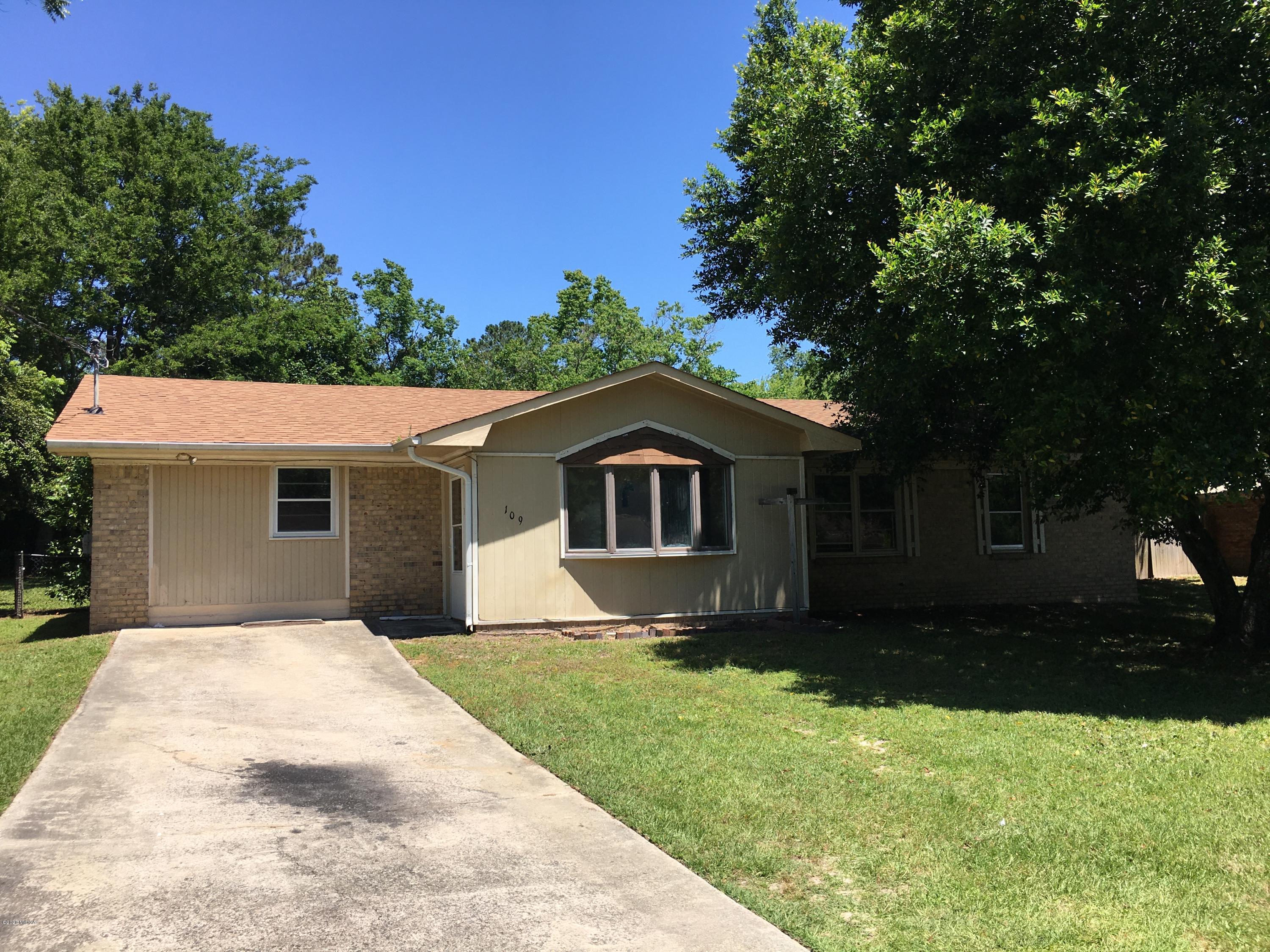 109 Weaver Road Warner Robins, GA 31093 - Photo 1 of 16 109 Weaver Road