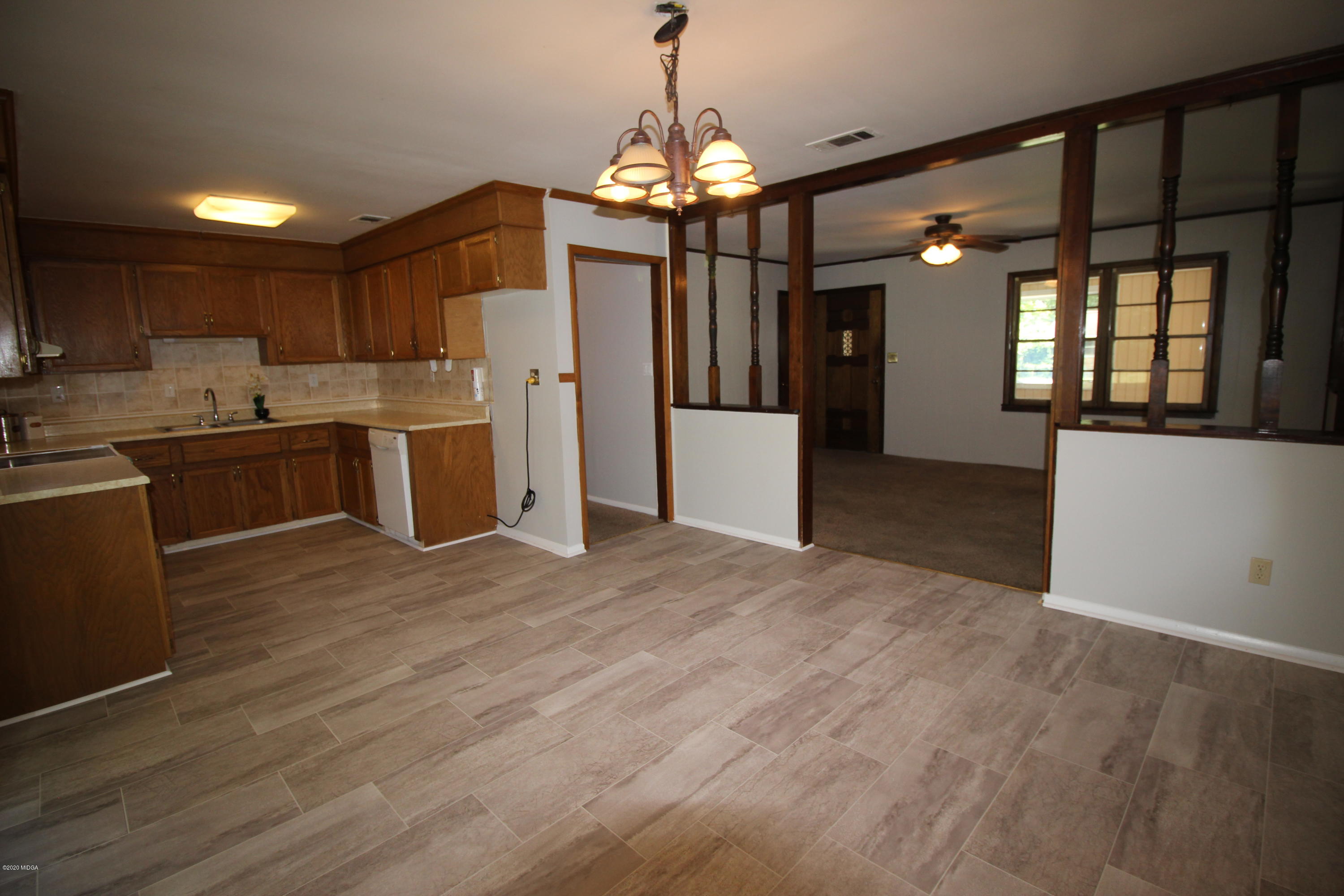 109 Weaver Road Warner Robins, GA 31093 - Photo 6 of 16 IMG_6624