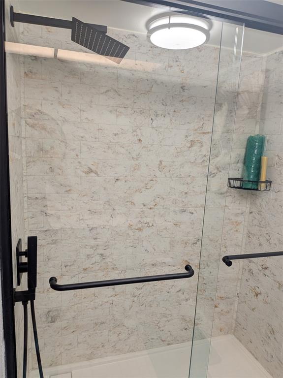700 Starkey Road, Unit 821 Largo, FL 33771 - Photo 21 of 29 a bathroom with a shower
