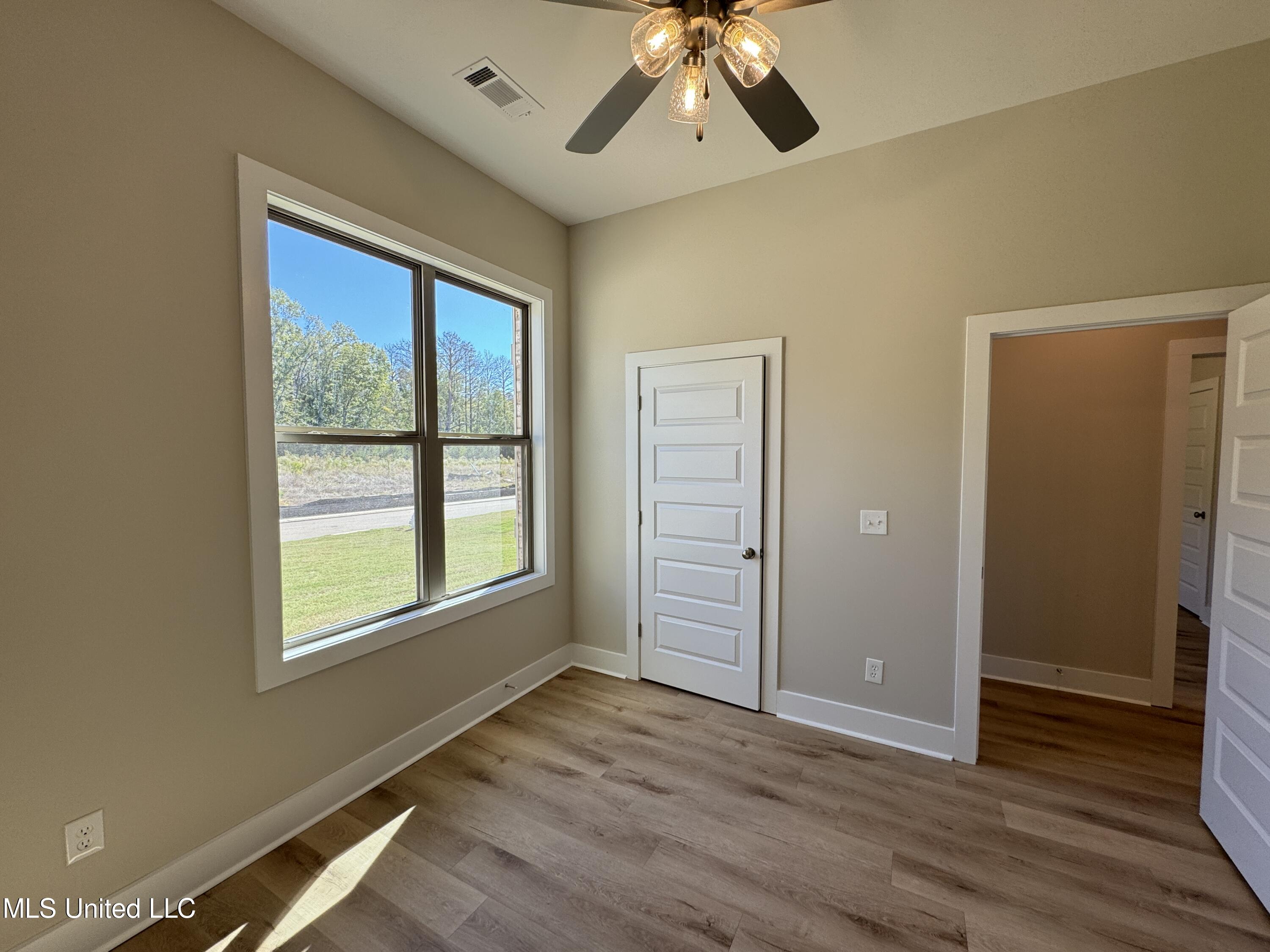 752 Magnolia Point Circle Pearl, MS 39208 - Photo 20 of 29 Photo Oct 16 2024, 11 45 09 AM