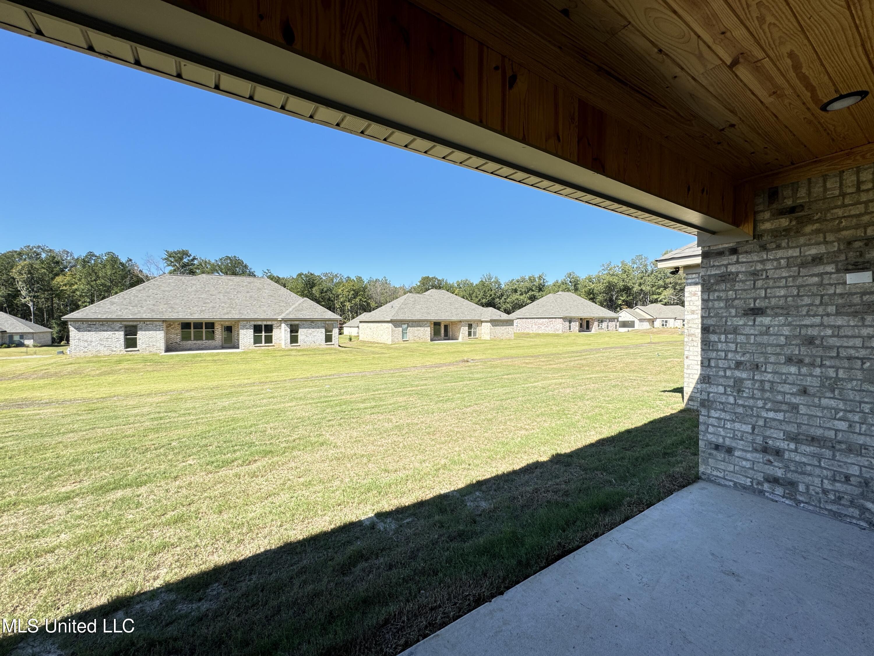 752 Magnolia Point Circle Pearl, MS 39208 - Photo 27 of 29 Photo Oct 16 2024, 11 46 46 AM