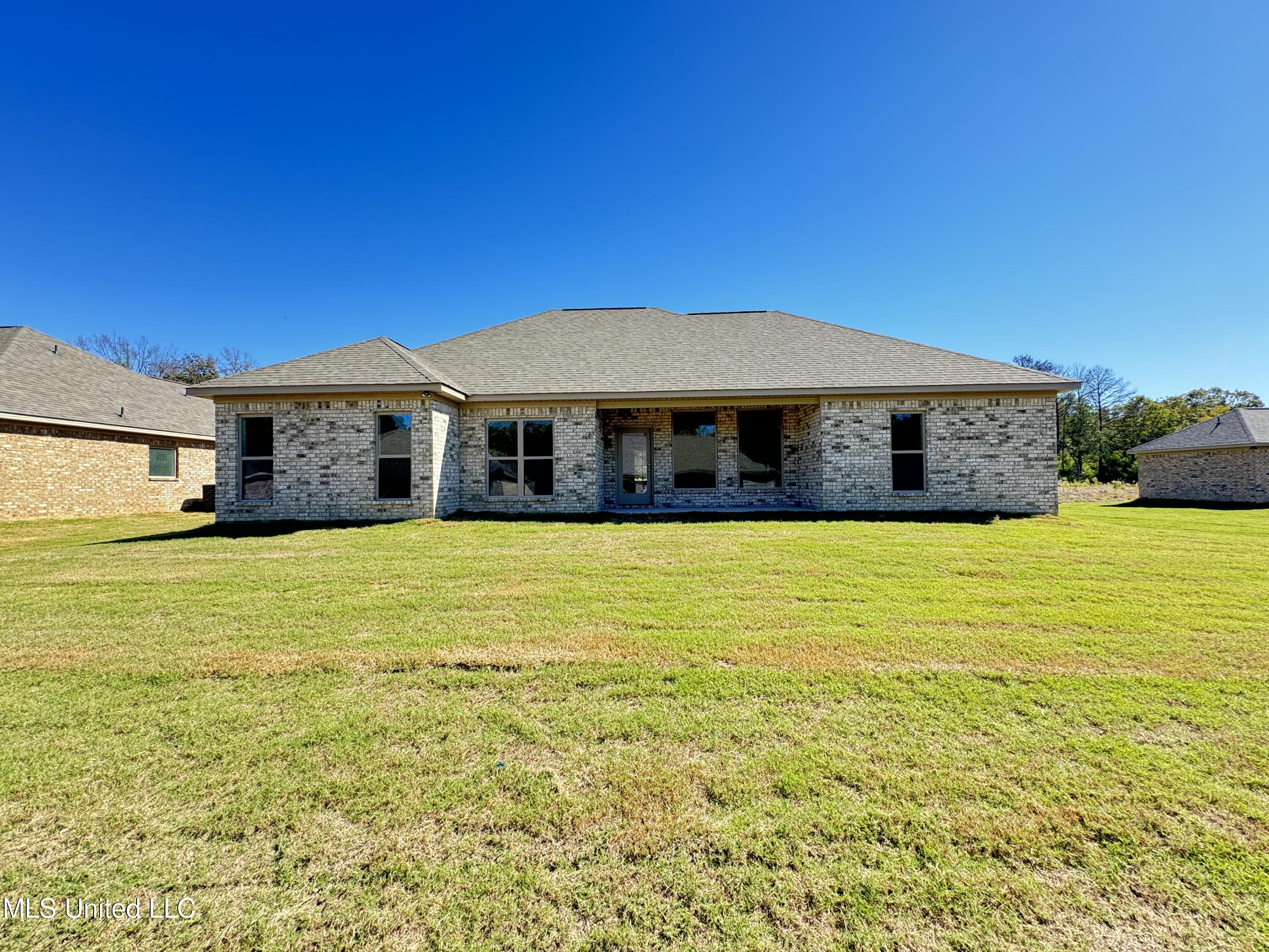 752 Magnolia Point Circle Pearl, MS 39208 - Photo 28 of 29 Photo Oct 16 2024, 11 47 02 AM