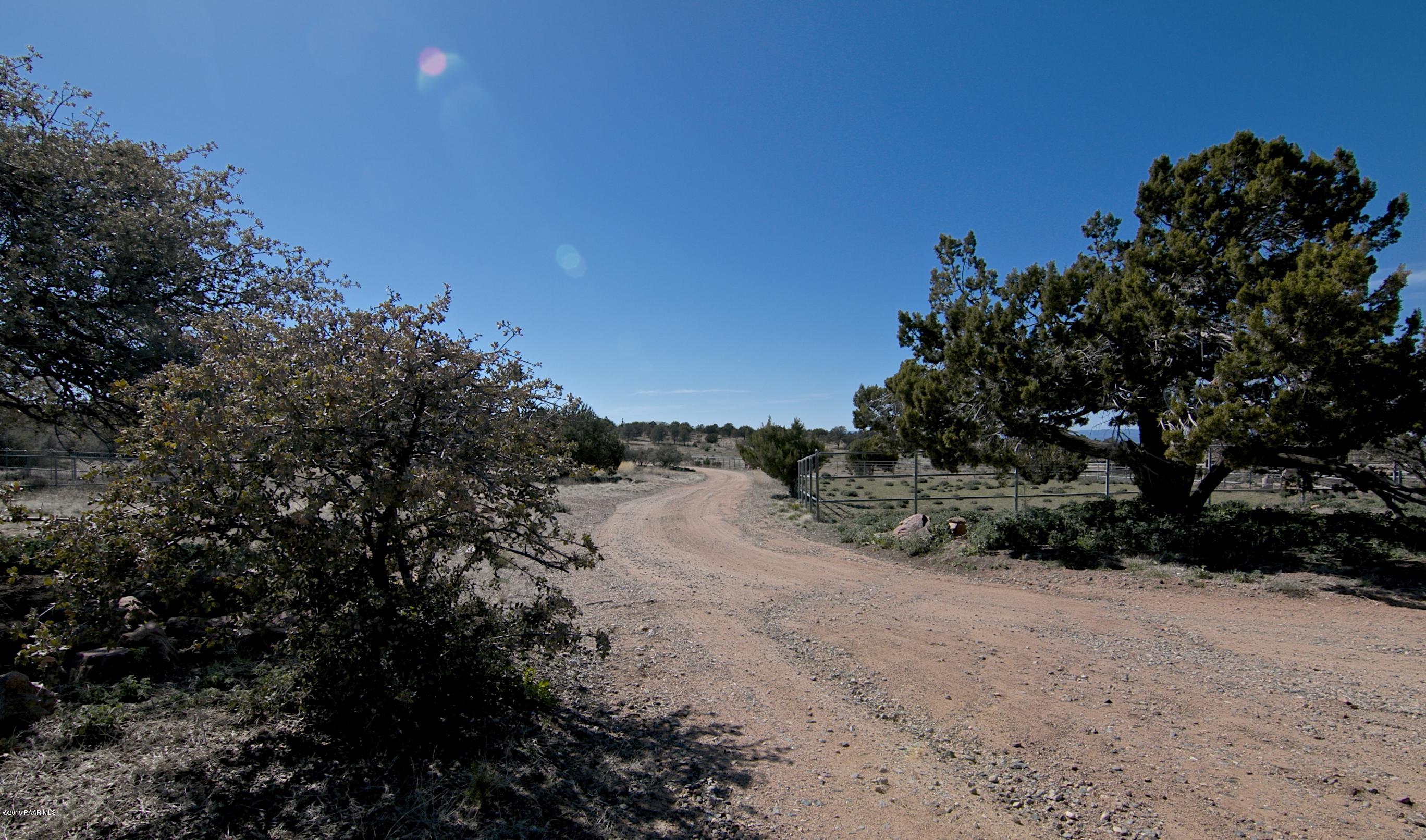4320 Young Road Prescott, AZ 86305 - Photo 41 of 42 Entrance Roadway