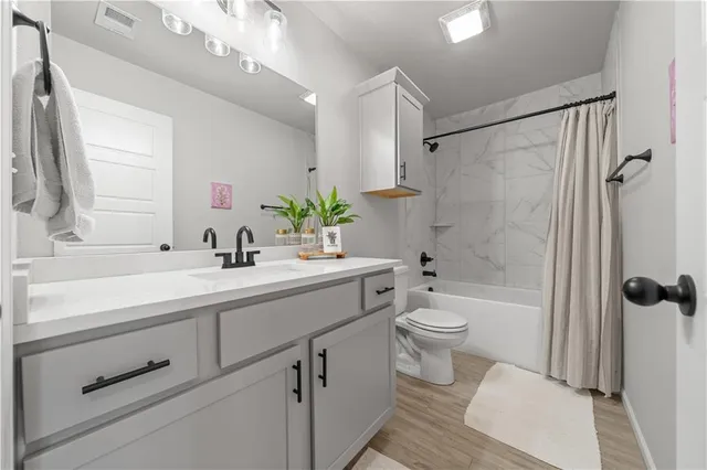 $535,000 | 23939 West 82nd Street, Lenexa, KS 66227