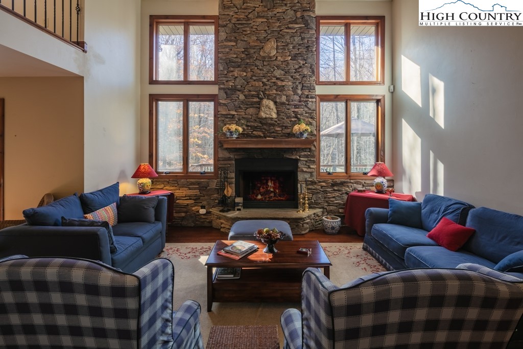 535 Pinnacle Ridge Road Beech Mountain, NC 28604 - Photo 3 of 31