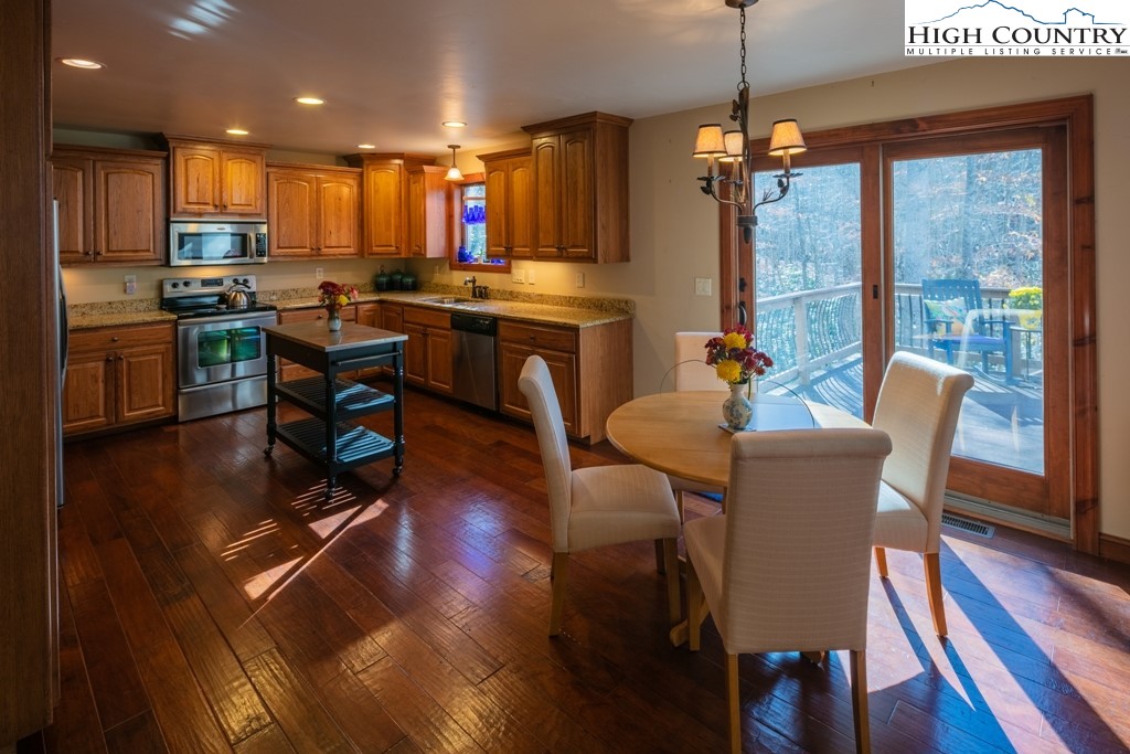535 Pinnacle Ridge Road Beech Mountain, NC 28604 - Photo 7 of 31