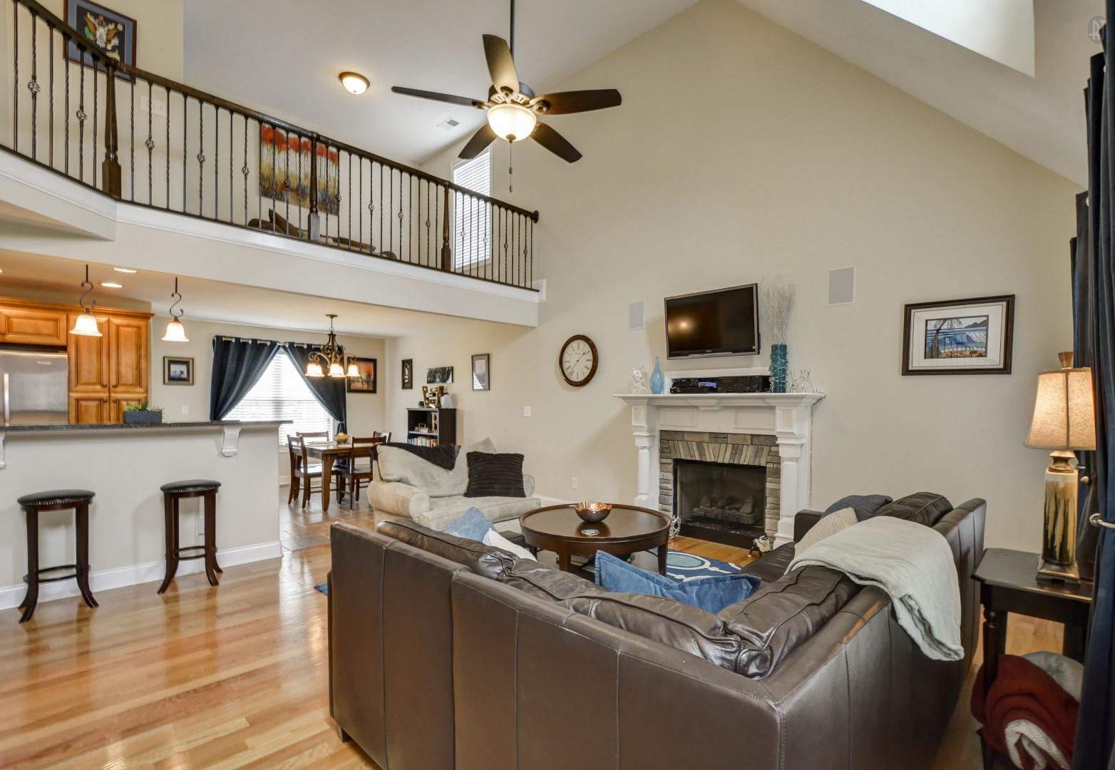 806 Carousel Court Clarksville, TN 37043 - Photo 2 of 26