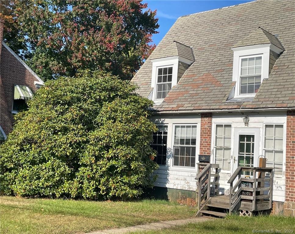 72 Roanoke Avenue, Fairfield, CT 06824 Compass