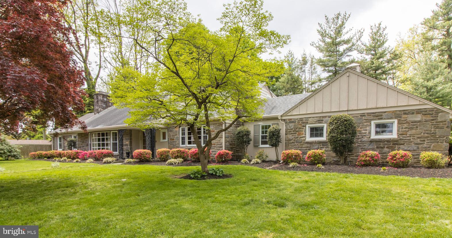 Welcome to 733 Mustin Lane!