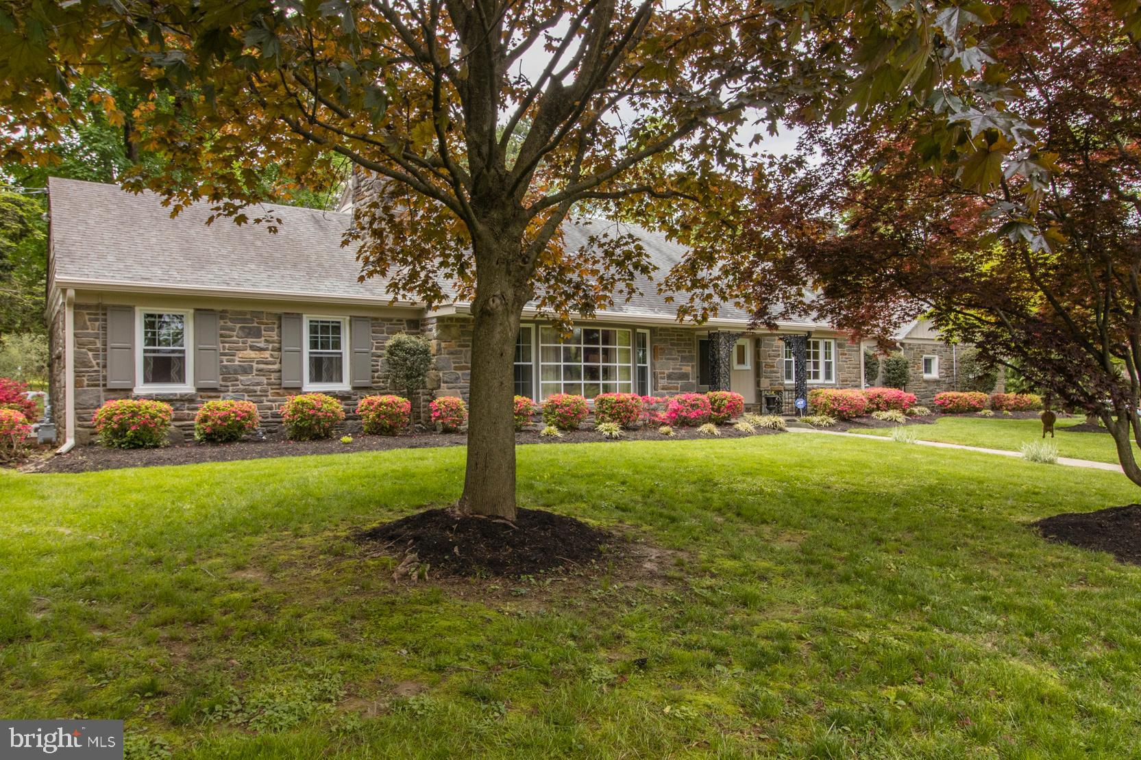 733 Mustin Lane Villanova, PA 19085 - Photo 2 of 36