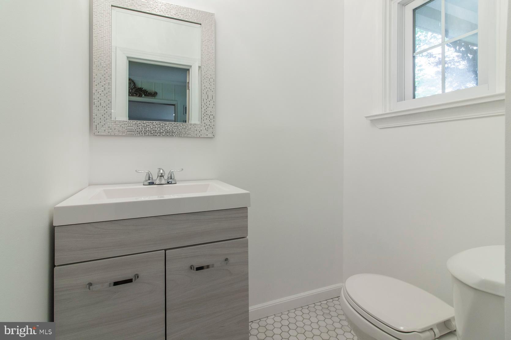 733 Mustin Lane Villanova, PA 19085 - Photo 13 of 36 Powder Room