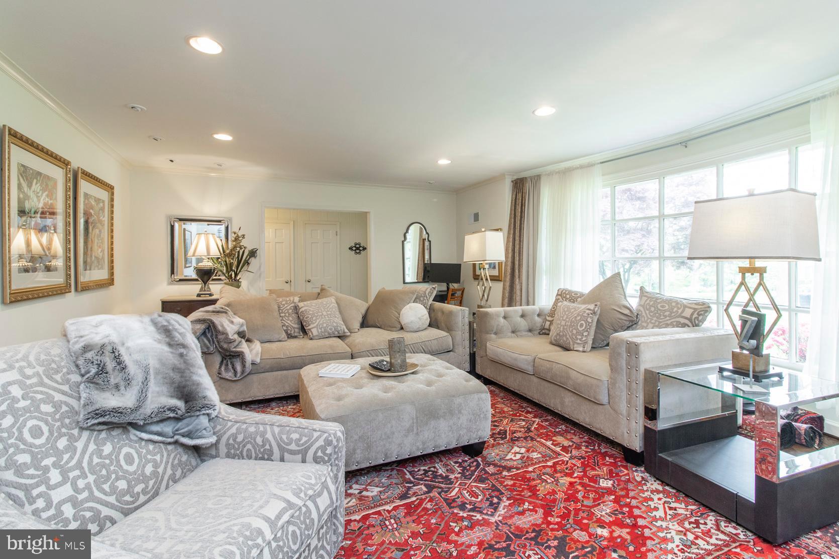 733 Mustin Lane Villanova, PA 19085 - Photo 4 of 36 Living Room
