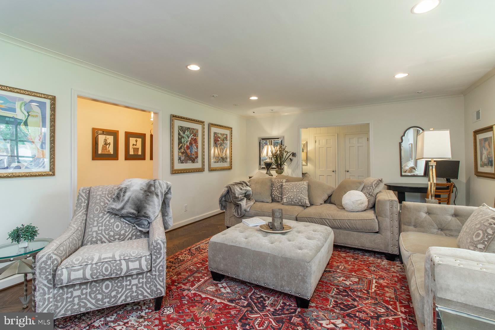 733 Mustin Lane Villanova, PA 19085 - Photo 6 of 36 Living Room