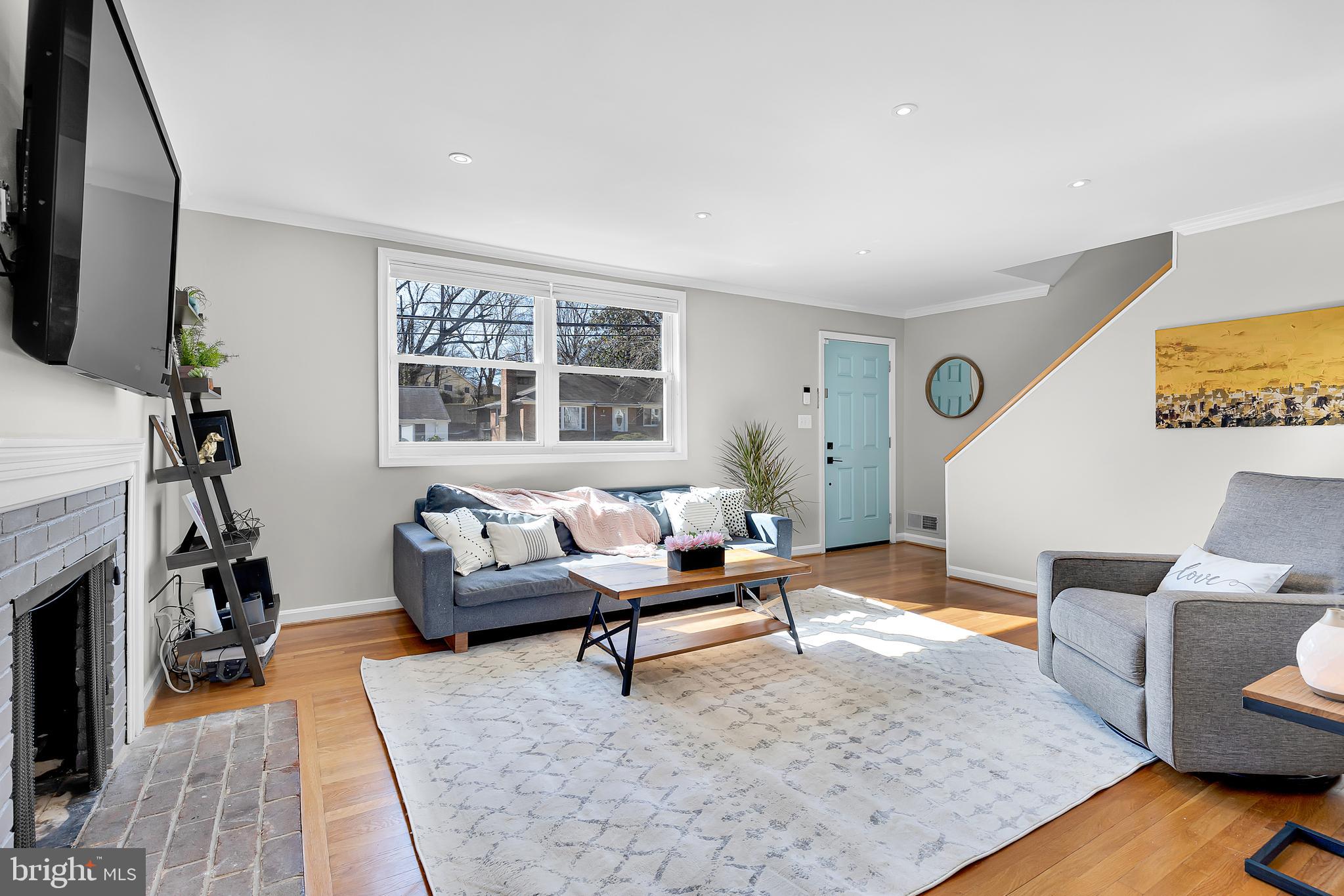 2203 Quinton Road Silver Spring, MD 20910 - Photo 4 of 28 Gallery Image 4