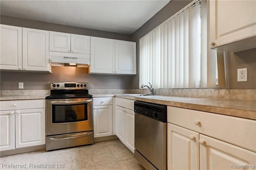 32276 West 12 Mile Road Farmington Hills, MI 48334 - Photo 9 of 29