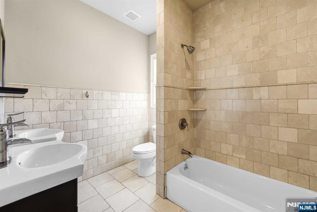 831 Pascack Road Paramus, NJ 07652 - Photo 22 of 26