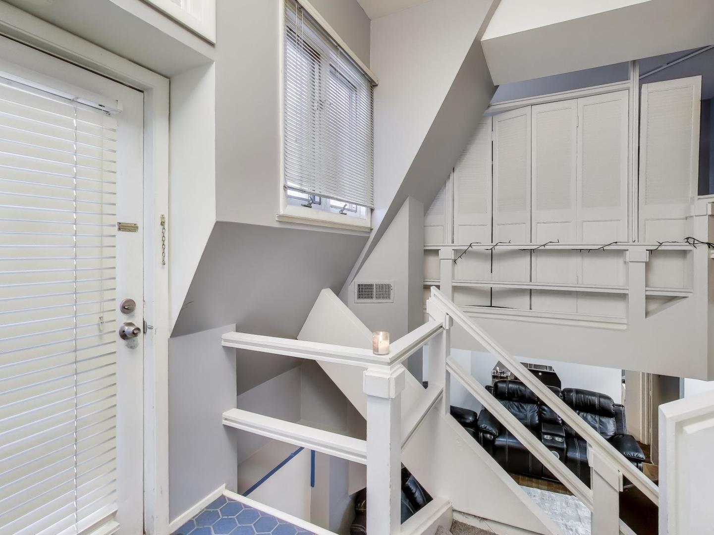 6337 West Roosevelt Road, Unit 105 Oak Park, IL 60402 - Photo 2 of 18