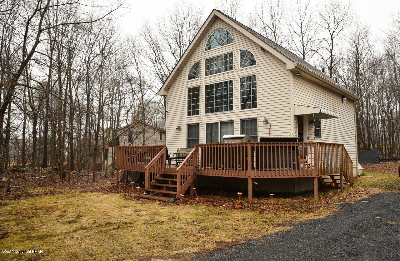 264 Kirkham Road Bushkill, PA 18324 - Photo 2 of 21 front view of a house with a yard