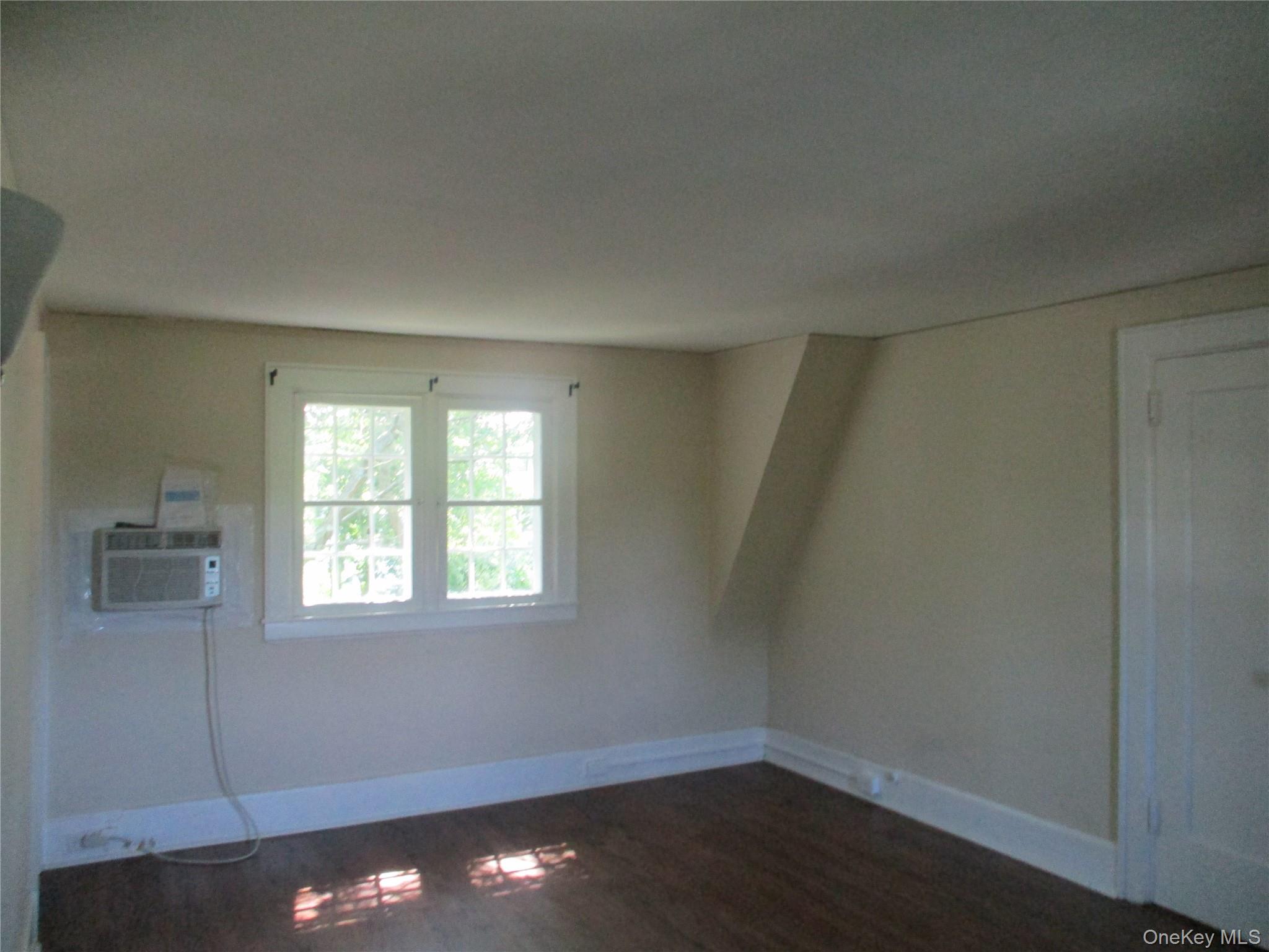 8 Ridgecrest West Scarsdale, NY 10583 - Photo 19 of 21