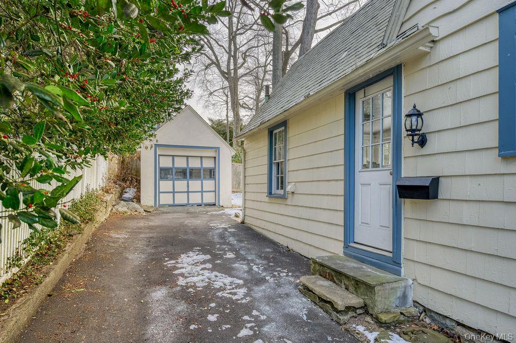 8 Ridgecrest West Scarsdale, NY 10583 - Photo 6 of 21