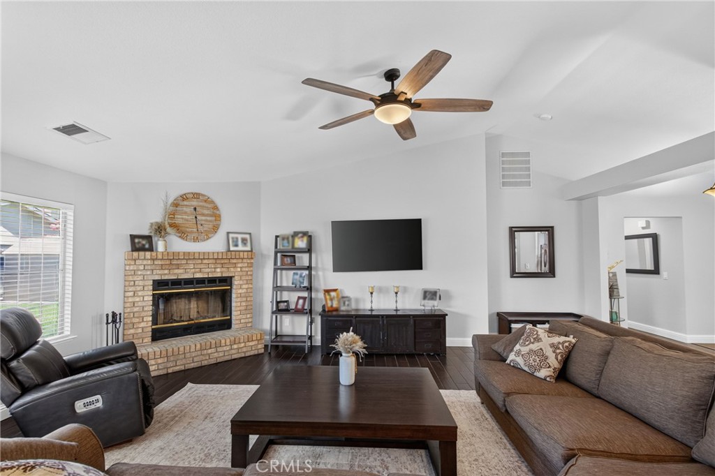 1023 Deerfield Court Merced, CA 95340 - Photo 9 of 43