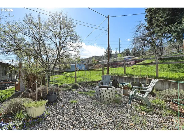 $330,000 | 1214 Walnut Street, The Dalles, OR 97058