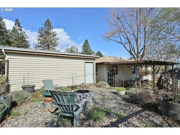 $330,000 | 1214 Walnut Street, The Dalles, OR 97058