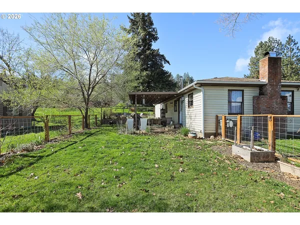 $330,000 | 1214 Walnut Street, The Dalles, OR 97058