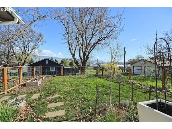$330,000 | 1214 Walnut Street, The Dalles, OR 97058
