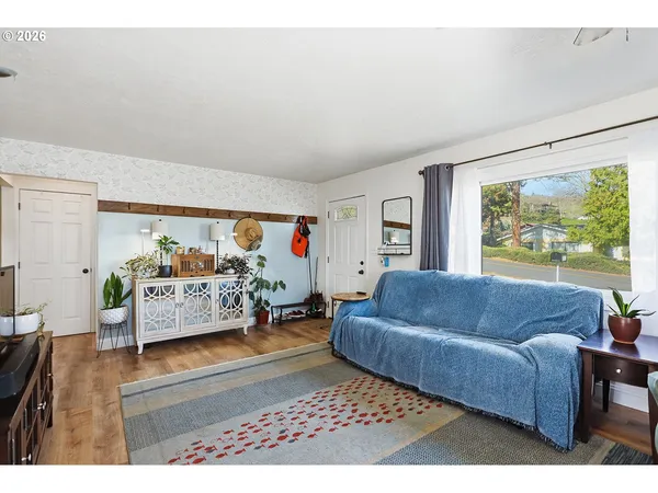 $330,000 | 1214 Walnut Street, The Dalles, OR 97058