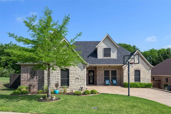 $2,450 | 1611 Moreland Drive, Sherman, TX 75090