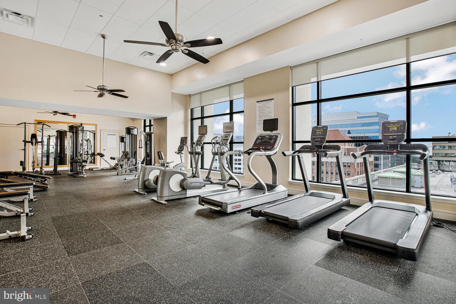 414 Water Street, Unit 2913 Baltimore, MD 21202 - Photo 4 of 41 a view of a room with gym equipment