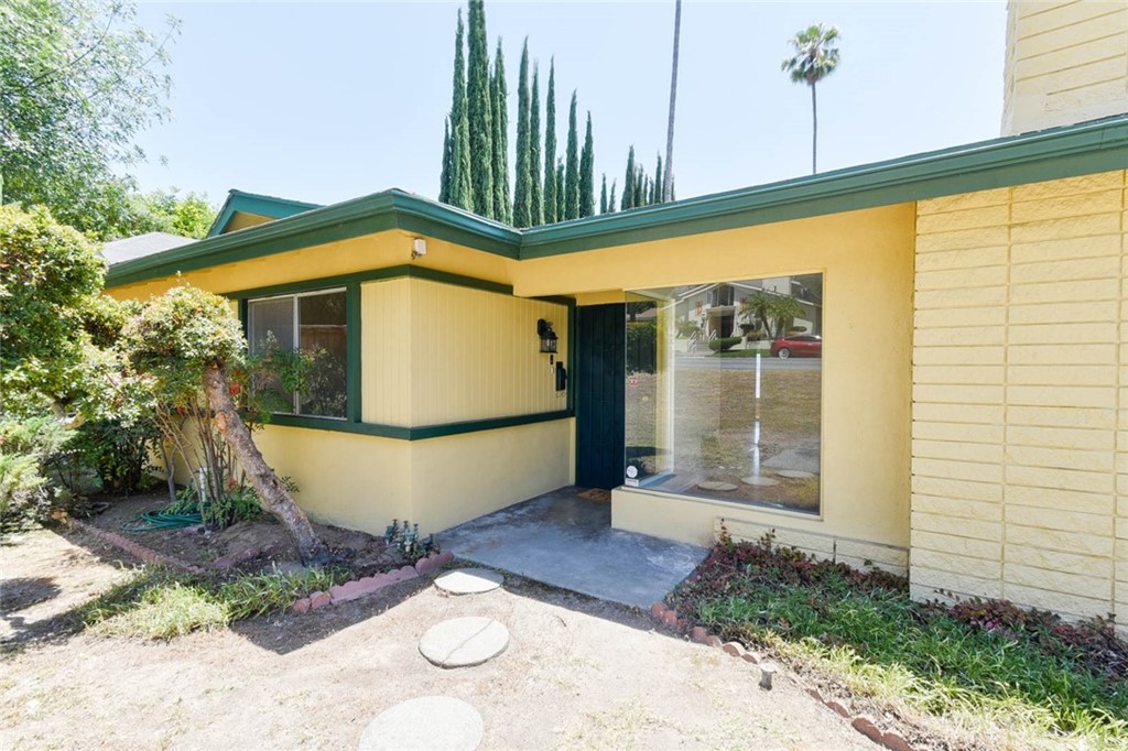 376 West Altadena Drive, Altadena, CA 91001 Compass