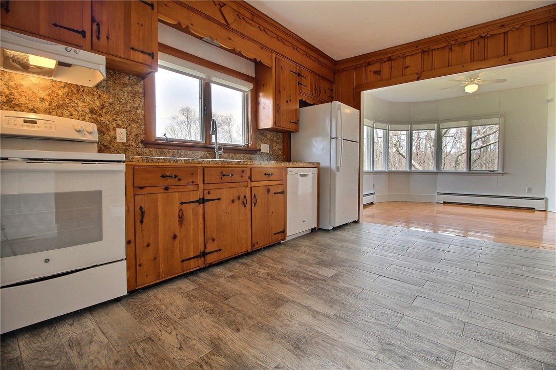 414 Bradford Road Westerly, RI 02808 - Photo 5 of 18 Gallery Image 5