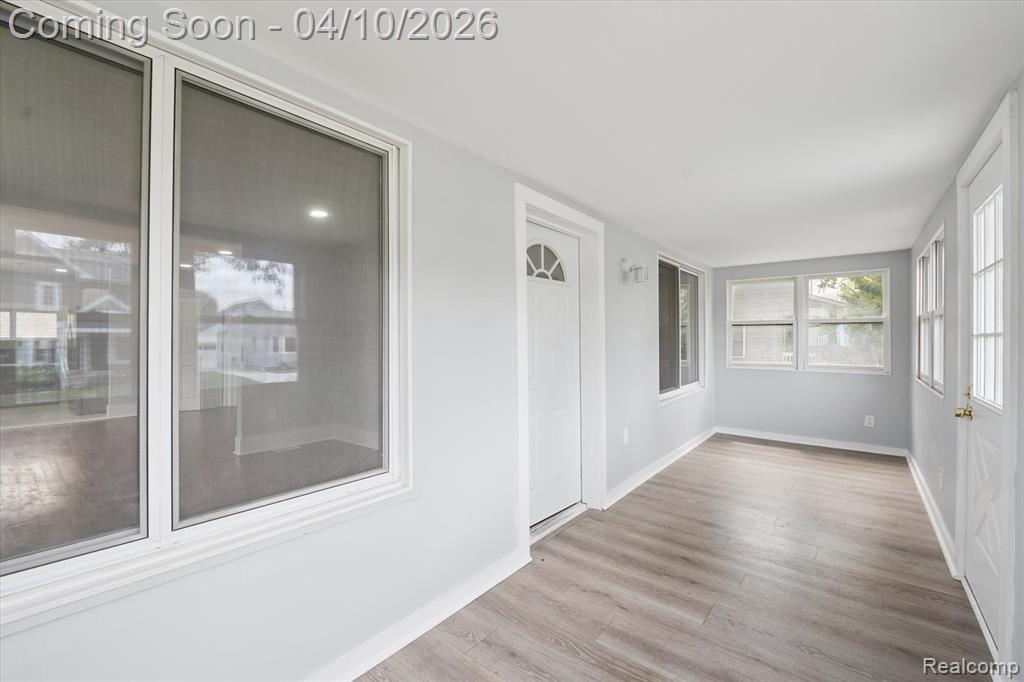 3690 Phillips Avenue Berkley, MI 48072 - Photo 4 of 33