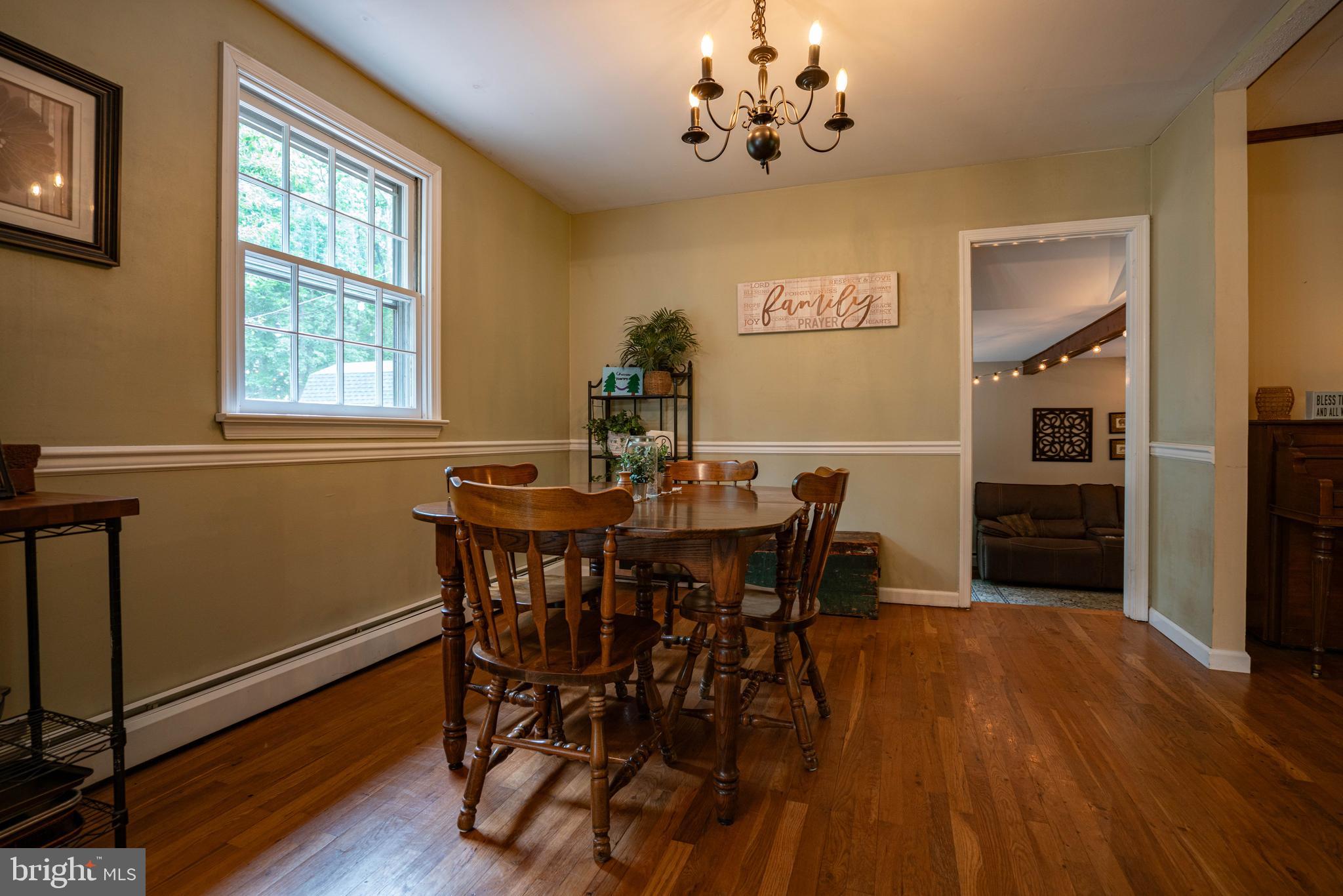 302 Shadynook Road Harleysville, PA 19438 - Photo 8 of 36 Hardwood Floors