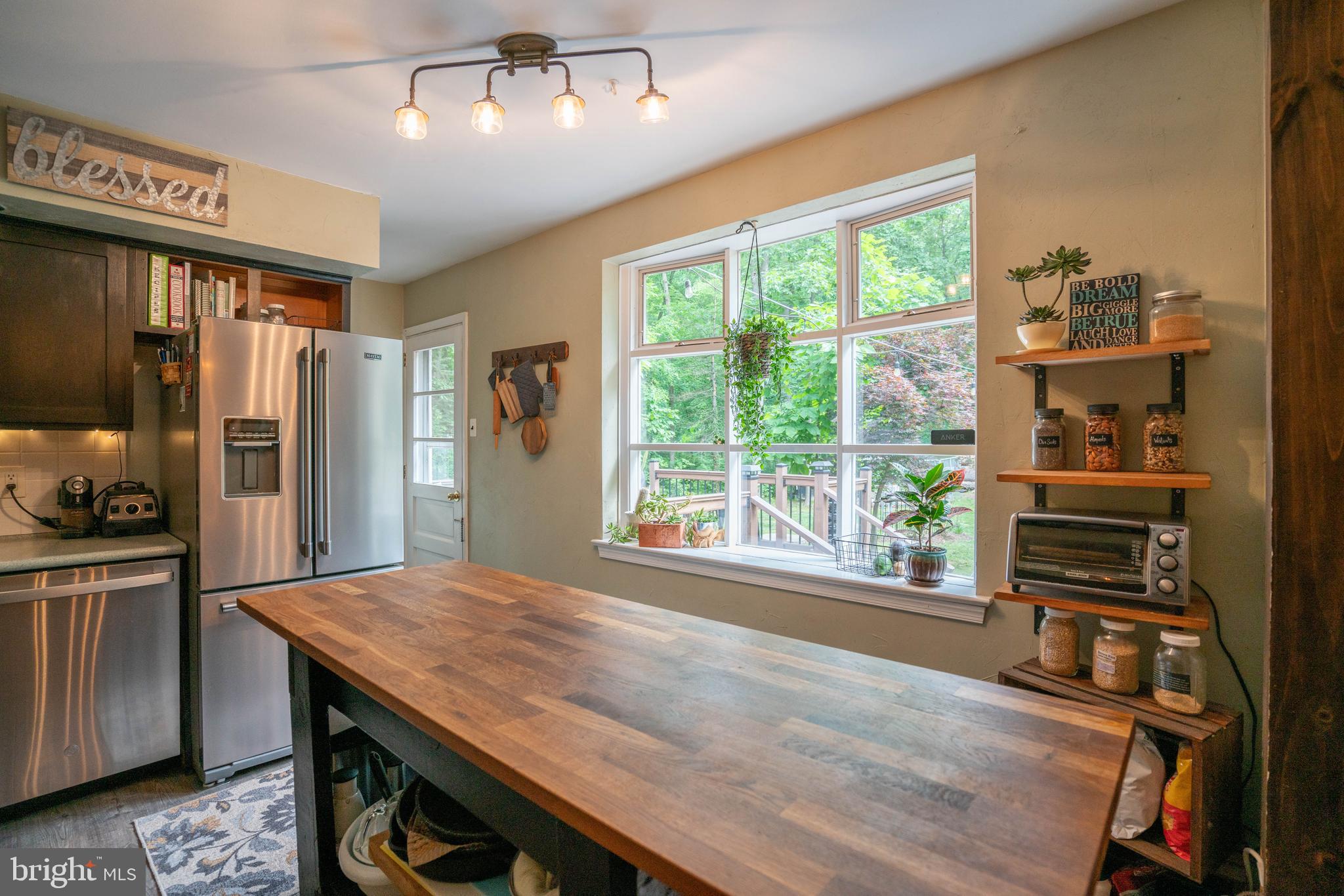 302 Shadynook Road Harleysville, PA 19438 - Photo 10 of 36 Kitchen view